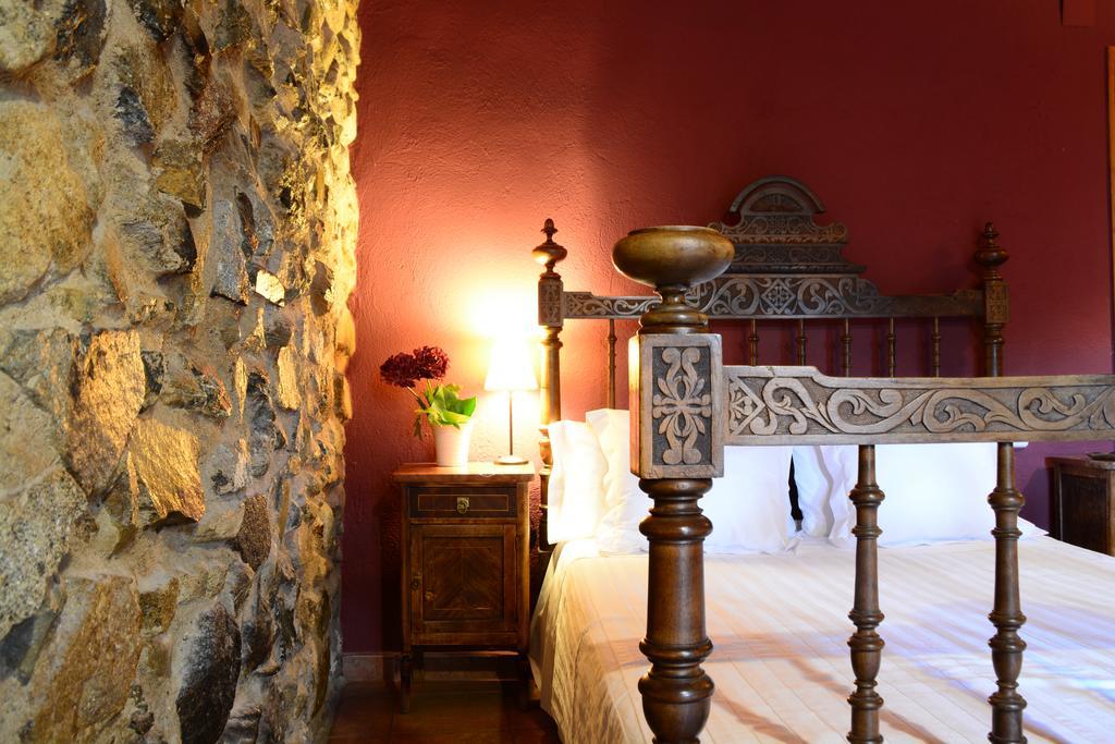 Les Velles Escoles Hotel Les Irles Eksteriør billede