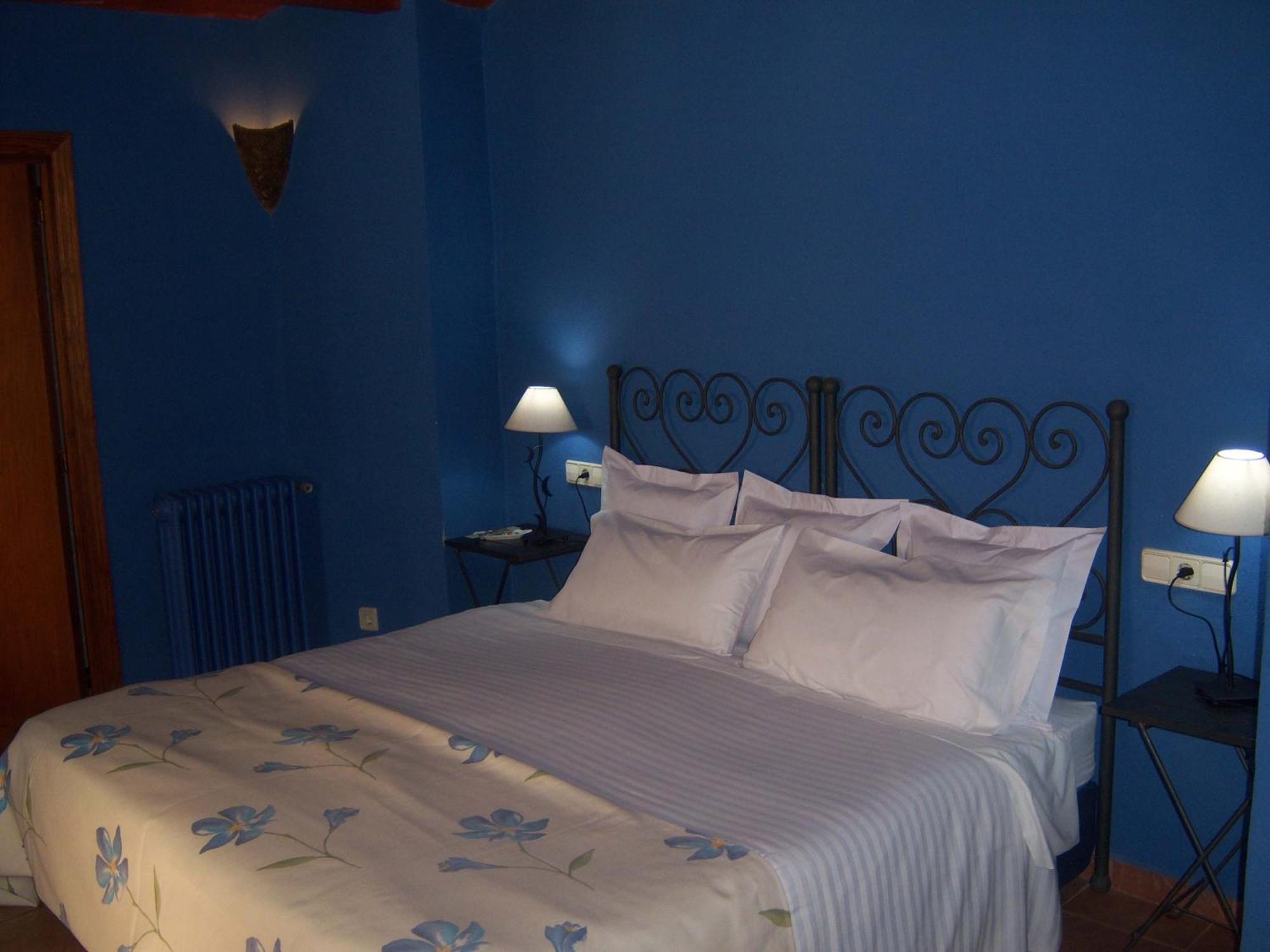 Les Velles Escoles Hotel Les Irles Eksteriør billede