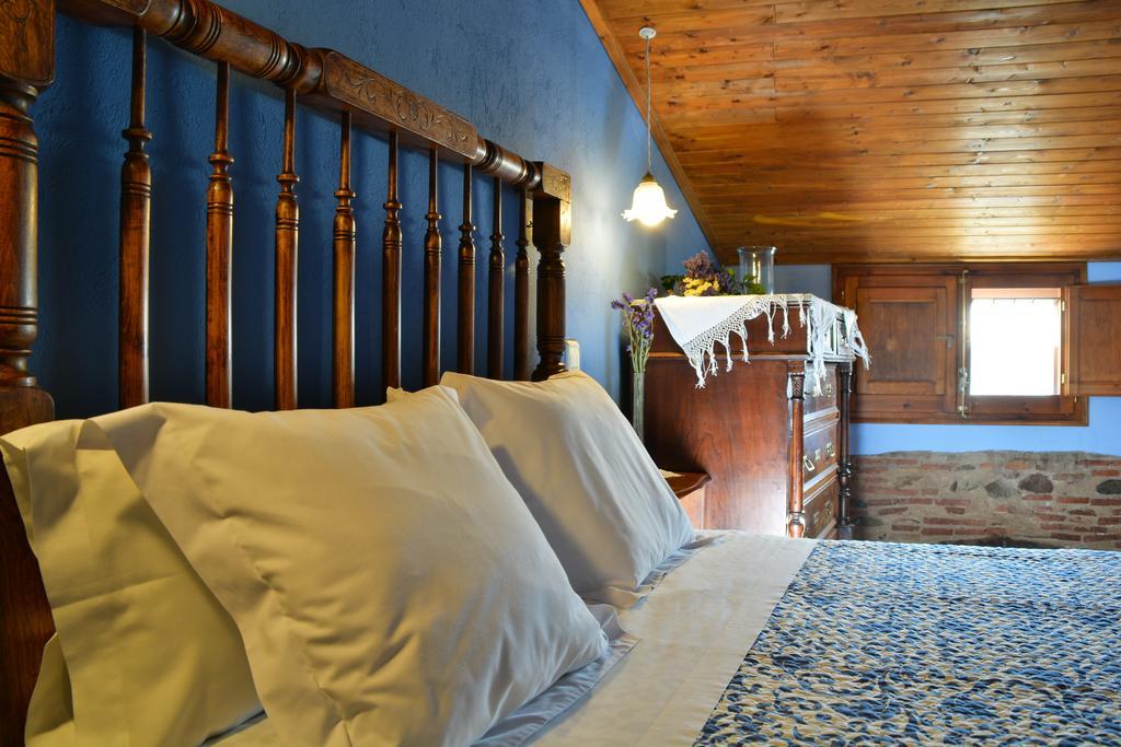 Les Velles Escoles Hotel Les Irles Eksteriør billede